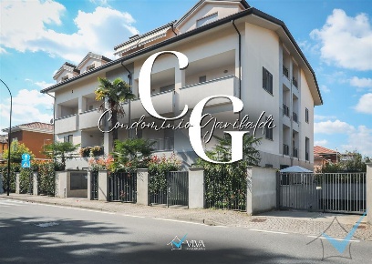 Foto Appartamento in Via Garibaldi, Limbiate Centro di 174 m² con 3 locali