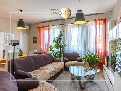 Foto Appartamento in Via Santa Luisa di Marillac, Merate Centro di 173 m²