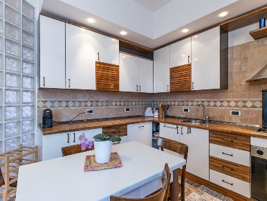 Foto Appartamento in Via Santa Luisa di Marillac, Merate Centro di 173 m²