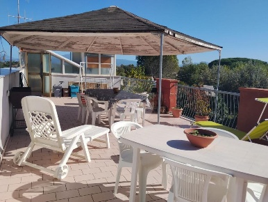 Foto Appartamento in VIA ANTONIO PADUANO, Minturno di 90 m² con 5 locali