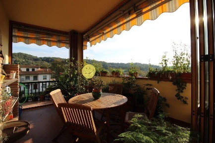 Foto Appartamento a Reggello di 107 m² con 5 locali in vendita