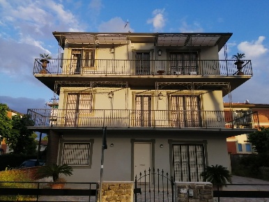 Foto Appartamento a Camaiore Lido di Camaiore di 120 m² con 5 locali