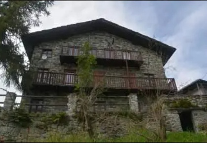 Foto Attività commerciale a Viù di 270 m² con 10 locali in vendita