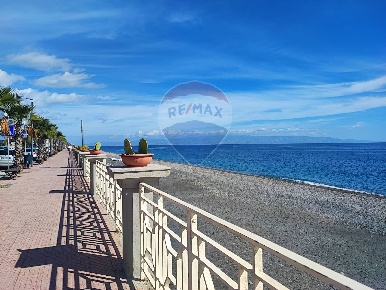 Foto Casa indipendente in VIA CESARE BATTISTI, Furci Siculo di 115 m²
