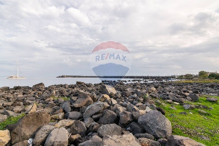 Foto Casa indipendente in Via Pagani, Riposto Centro di 57 m² con 2 locali
