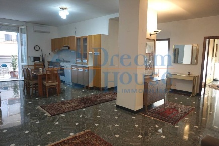 Foto Appartamento in via G. D'Annunzio, Martinsicuro Centro di 137 m²