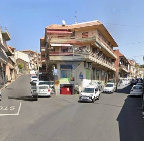 Foto Box in Via Trieste, Aci Castello Centro di 37 m² con 1 locali