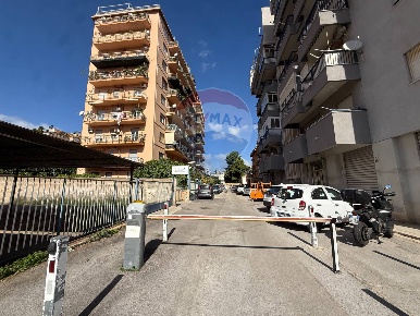 Foto Appartamento in Piazza Federico Chopin, Palermo di 122 m² con 4 locali