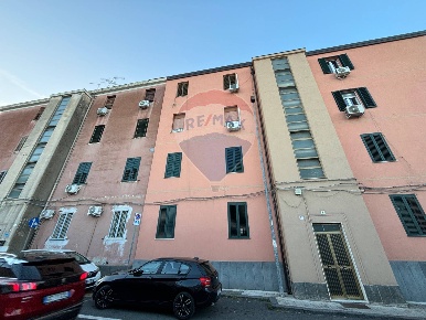 Foto Appartamento in Via Nuovalucello, Catania di 90 m² con 4 locali