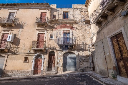 Foto Casa indipendente in via Silvio Pellico, Grammichele di 316 m²