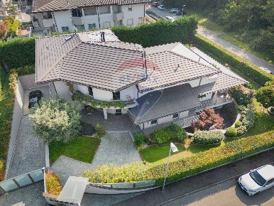 Foto Villa singola in Via Gozzano, Villa Cortese di 540 m² con 6 locali