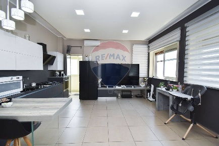 Foto Appartamento in Via Nizzeti, Valverde di 92 m² con 3 locali in vendita