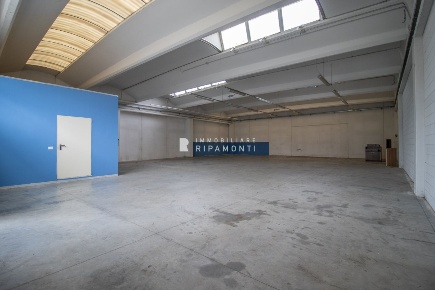 Foto Capannone industriale in Via Paolo Vitalba, Calolziocorte Centro