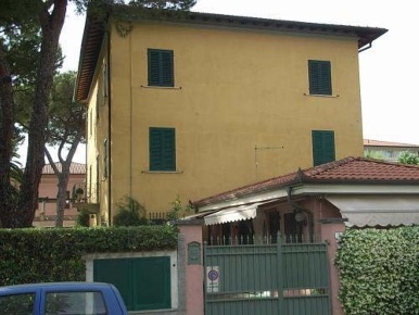 Foto Appartamento a Forte dei Marmi di 100 m² con 6 locali in affitto