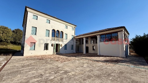 Foto Attico in Via RE DELLE PUGLIE 2, Stra Centro di 200 m² con 4 locali