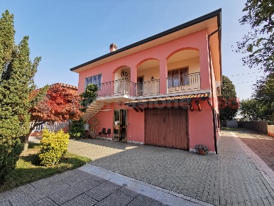 Foto Casa indipendente in Via Gorna 9, Casaleone Centro di 260 m²