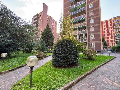 Foto Appartamento in Via Alcuino 5, Milano Sempione di 80 m² con 3 locali