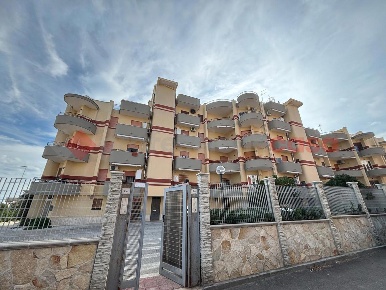 Foto Appartamento in Ungaro, Bari Santo Spirito di 101 m² con 4 locali