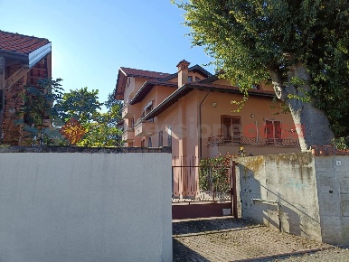 Foto Appartamento in Via T. Grossi 1, Busto Garolfo Centro di 80 m²