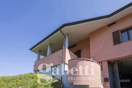 Foto Villa unifamiliare in LocalitÃ  Piani 13, Mango Centro di 871 m²