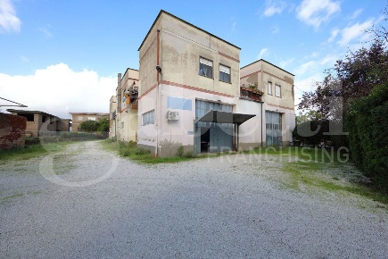 Foto Capannone industriale in Via Fontana Matuccia snc, Civita Castellana