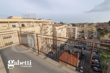 Foto Appartamento in Via Dell'esperanto 2, Catania di 127 m² con 4 locali