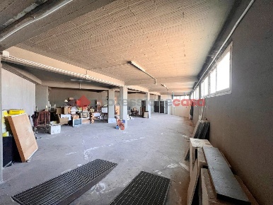 Foto Magazzino in Via Gian Battista Nicolosi 401, Paternò di 208 m²