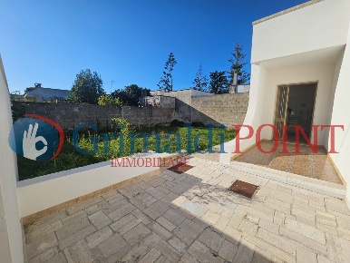 Foto Casa indipendente in SP366 67, Melendugno di 106 m² con 5 locali