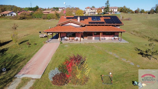 Foto Villa singola in Via Avera, Mioglia di 189 m² con 6 locali in vendita