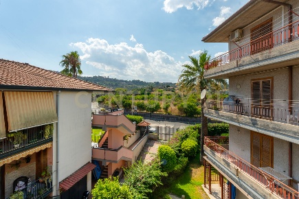 Foto Appartamento in Via Gesualdo Bufalino 1, Aci Catena Centro di 74 m²