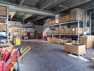 Foto Capannone industriale a Lucca di 900 m² con 2 locali in vendita