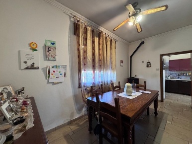 Foto Villa bifamiliare a Ceregnano di 140 m² con 8 locali in vendita