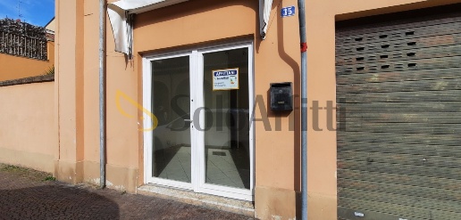 Foto Locale commerciale in Via J. Berengario 35, Carpi di 16 m² in affitto