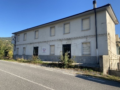 Foto Villa singola in Via Roma 24, Gorzegno di 500 m² con 10 locali