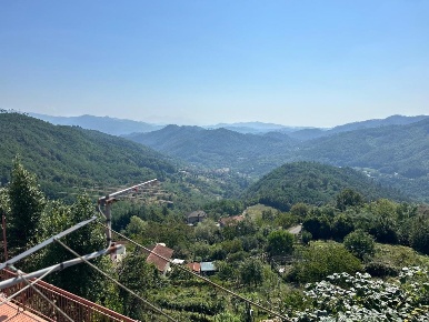 Foto Casa indipendente in Via Maestra 0, Carrodano di 150 m² con 6 locali