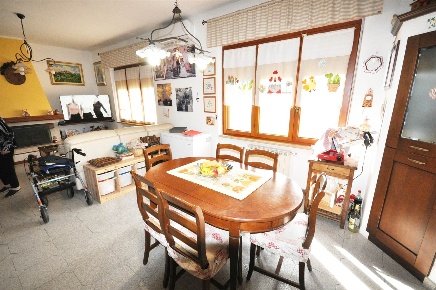 Foto Case semi ndipendenti a Vezzano Ligure Centro di 120 m² con 5 locali