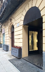 Foto Negozio a Palermo Politeama - Ruggiero Settimo di 105 m² con 6 locali