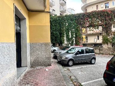 Foto Negozio a Salerno Centro di 120 m² con 1 locali in affitto
