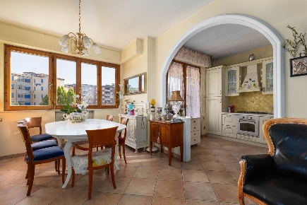 Foto Appartamento a Poggibonsi di 85 m² con 5 locali in vendita