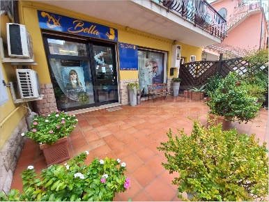 Foto Negozio in Via F. Turati 3, Fiano Romano di 36 m² con 1 locali