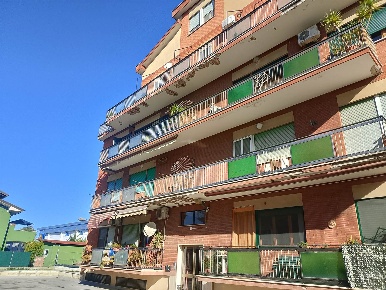 Foto Appartamento a Latina Gionchetto di 100 m² con 6 locali in vendita