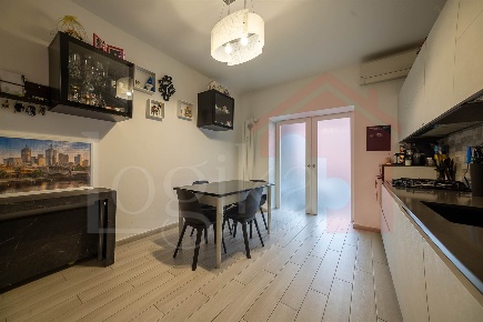 Foto Appartamento in Via dei Pini  5, Pieve Emanuele Centro di 65 m²