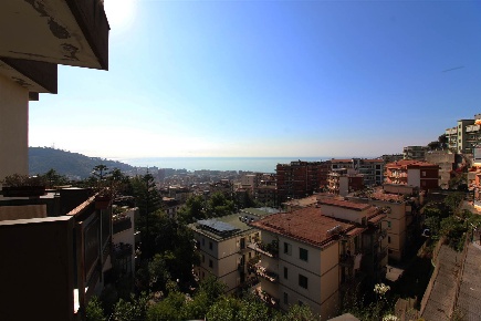 Foto Appartamento in via la Mennolella 70, Salerno Carmine Alto di 100 m²