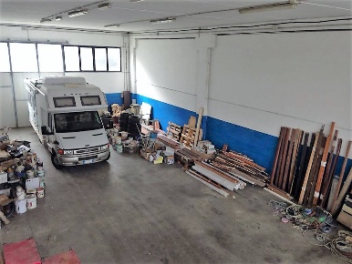 Foto Capannone industriale a Viterbo Teverina di 350 m² con 3 locali