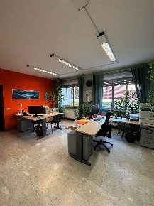 Foto Ufficio in PIAZZALE ERFUT, Piacenza Via Colombo di 80 m² con 6 locali