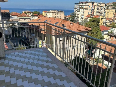 Foto Appartamento a Agropoli Centro di 100 m² con 5 locali in vendita