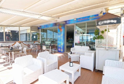 Foto Bar in via Tysandros 68, Giardini-Naxos Centro di 210 m² con 2 locali