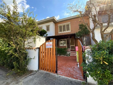 Foto Appartamento a Ardea di 62 m² con 3 locali in vendita