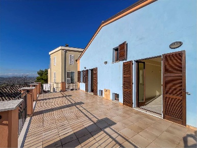 Foto Appartamento in piazza Vittorio Emanule II 19, Agugliano Centro