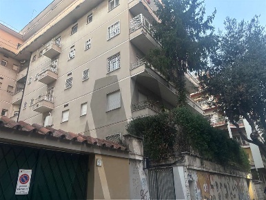 Foto Box a Roma di 5 m² con 1 locali in vendita